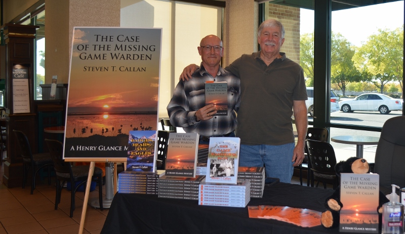 Author Steven T. Callan and a friend at the author's Chico Barnes and Noble book signing