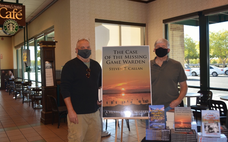 Author Steven T. Callan and friend at the author's book signing at the Chico Barnes and Noble